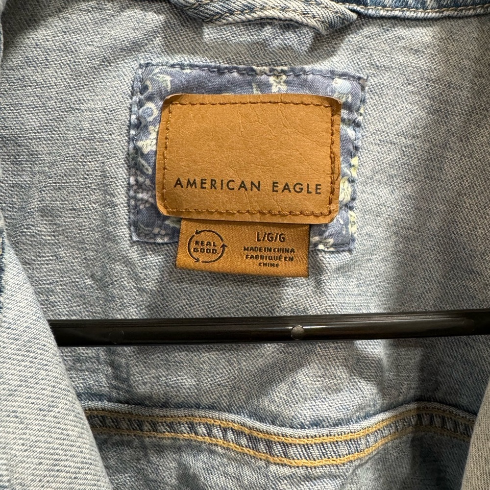 NWOT American Eagle crop Jean jacket size large